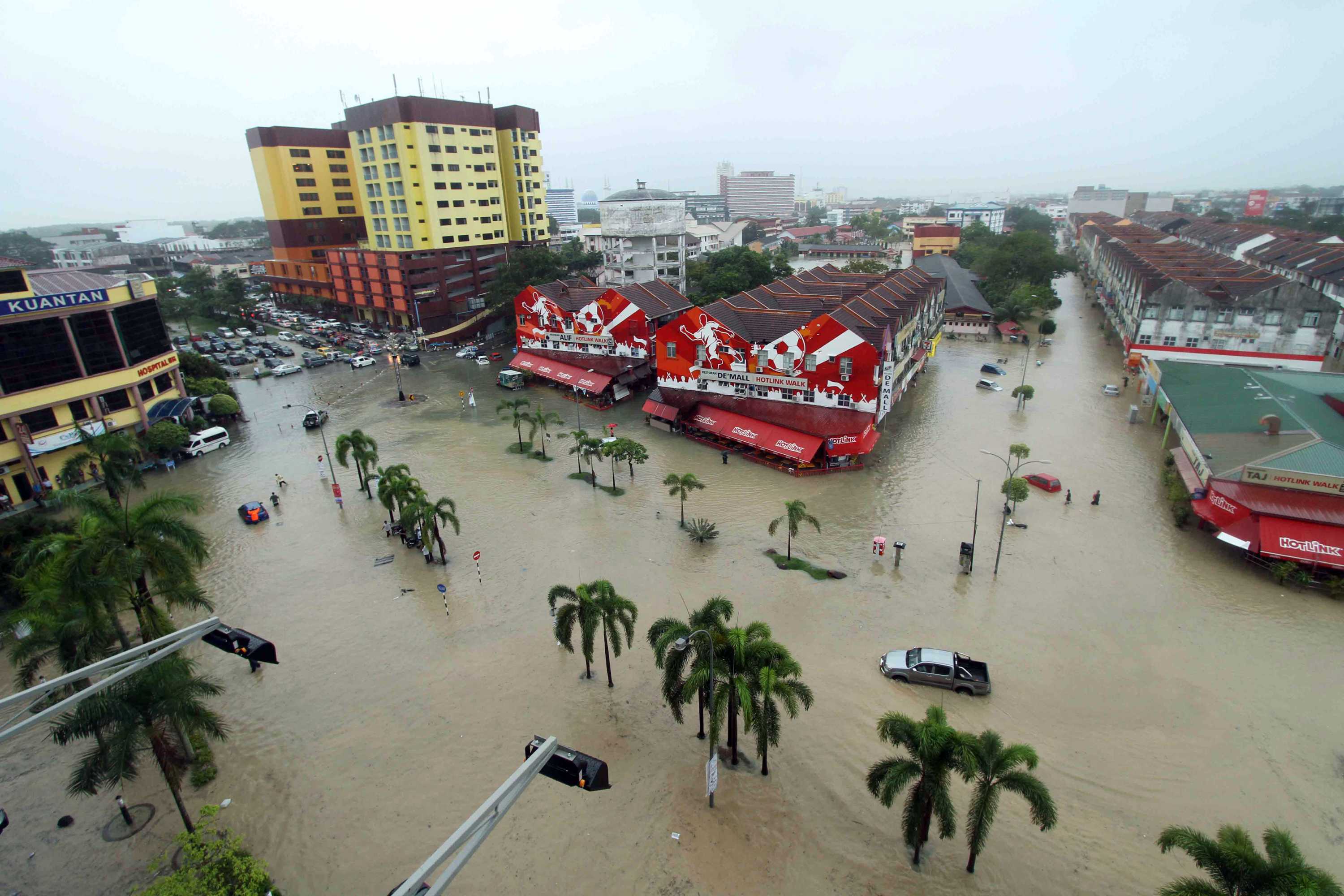 Thousands flee flooding in Malaysia  ABC News