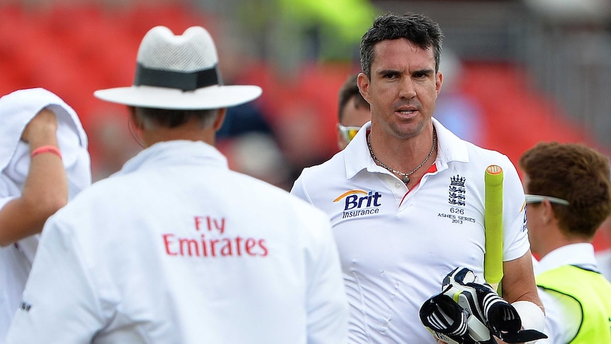 Pietersen gives Hill the look on day five dismissal