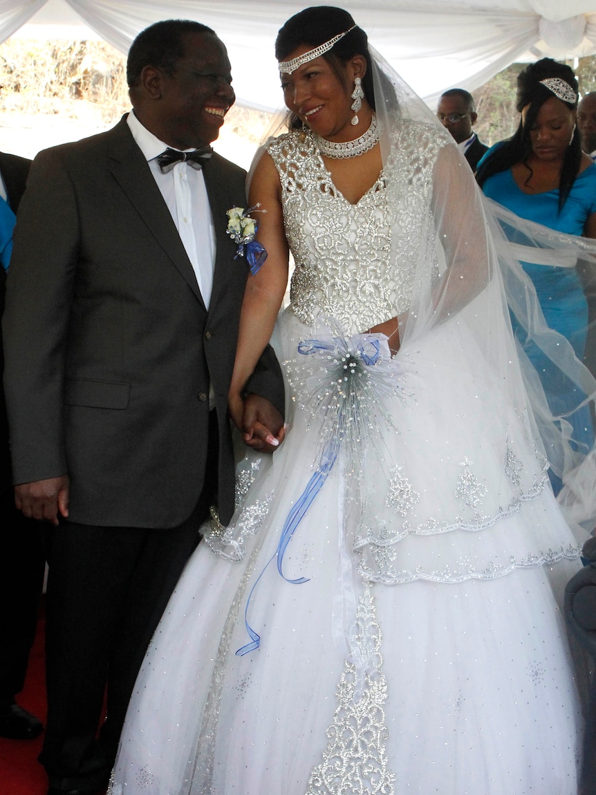 Zimbabwe PM smiles at his new wife