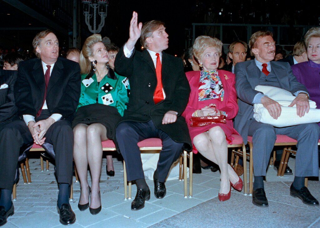 US President Donald Trump's younger brother Robert Trump dies - ABC News