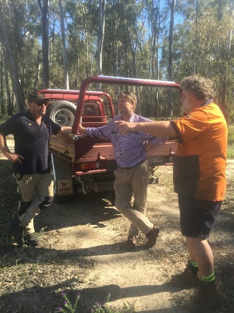 Murray MP Austin Evans talking to local sawmillers Ben Danckert and Chris Crump.