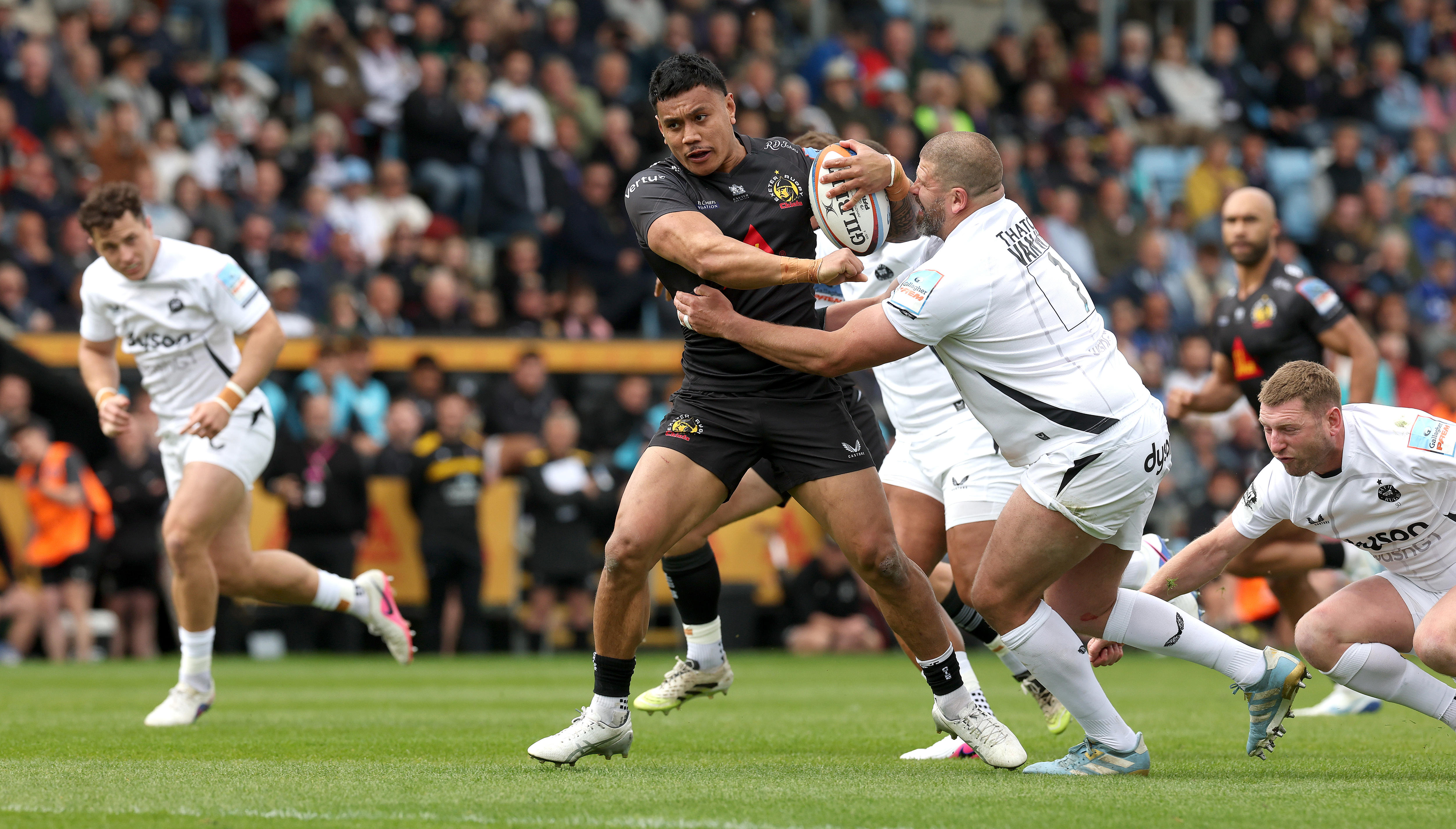 The dilemma Wallabies and All Blacks face when players head overseas