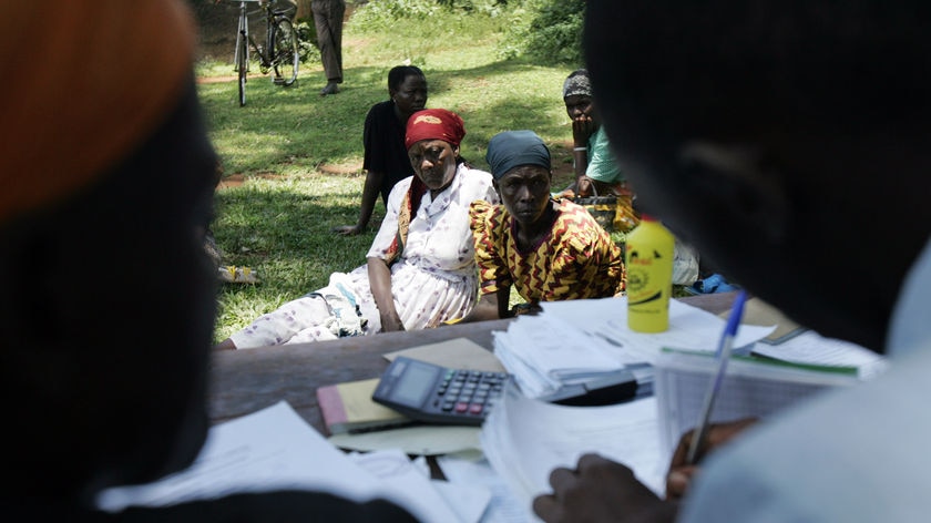 Kenyan women wait for microcredit