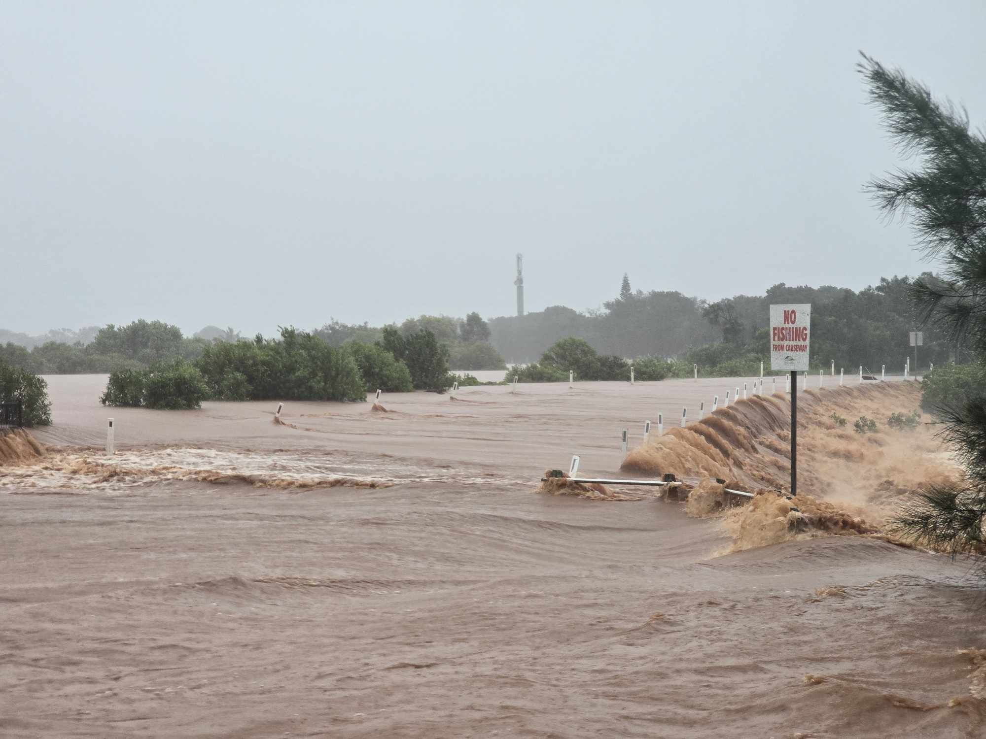 Bundaberg region on alert as major flood warning issued