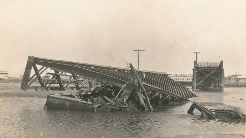 A bridge collapsed in water