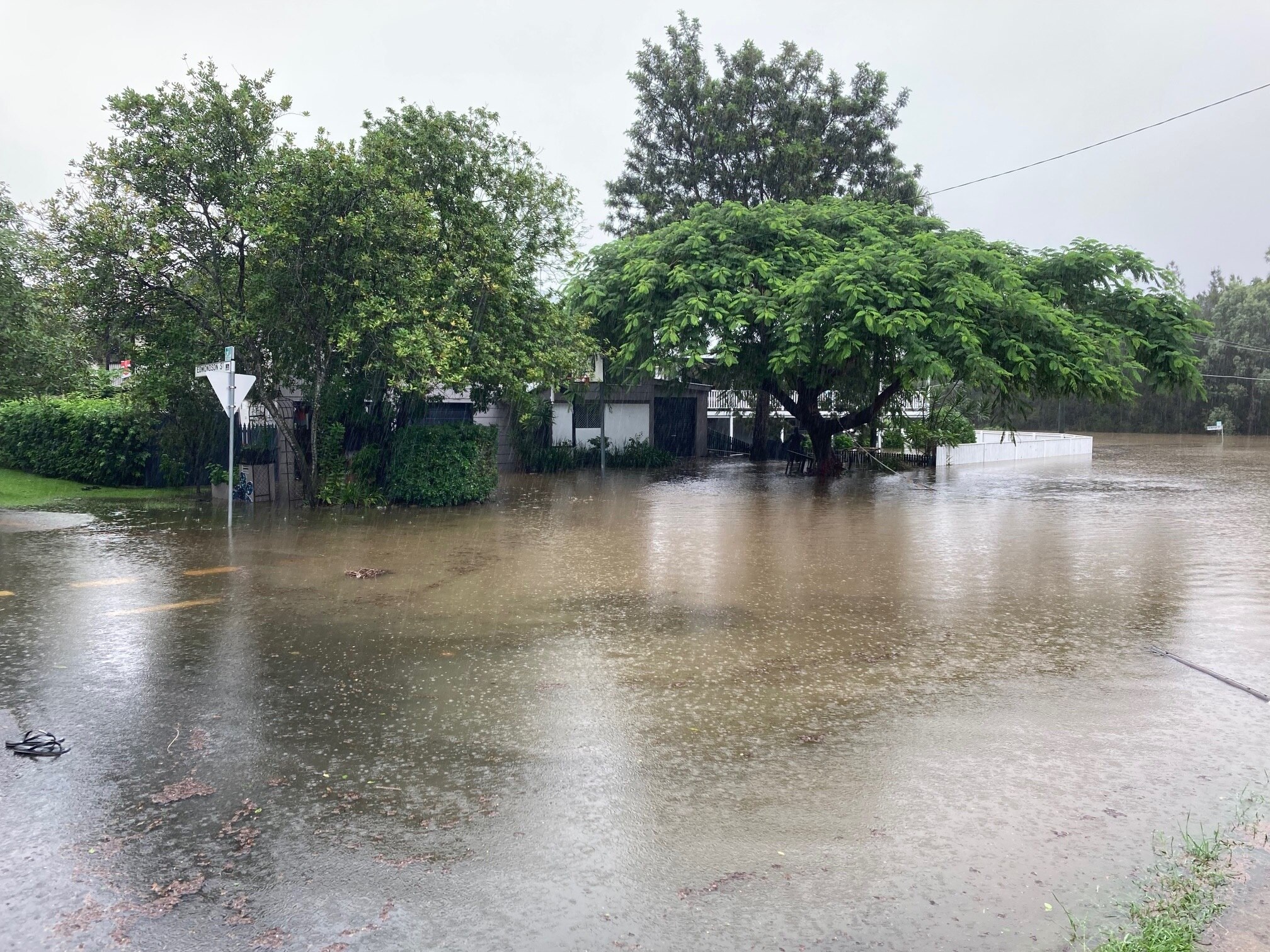 Pratten and Deniven streets in Corinda underwater