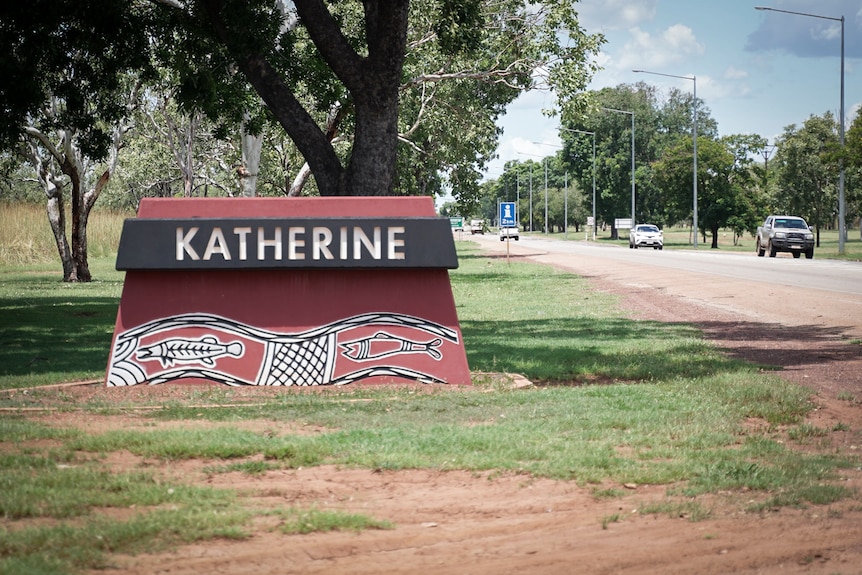 The welcome sign at the entrance to the Katherine township, on a sunny day.