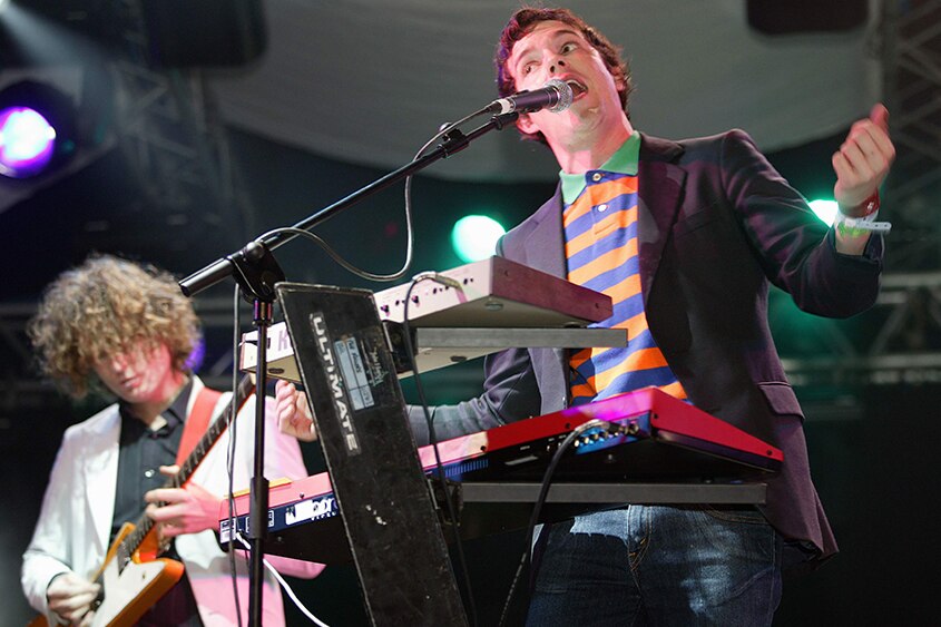 The Killers' Dave Keuning and Brandon Flowers performing at Glastonbury 2004
