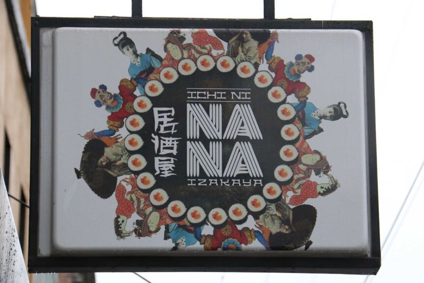 Papan nama restoran Ichi Ni NaNa di Jalan Brunswick.