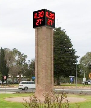 Time could be up for Renmark's 'iconic' town clock - ABC News