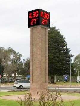 [artist's impression of the new Renmark clock]