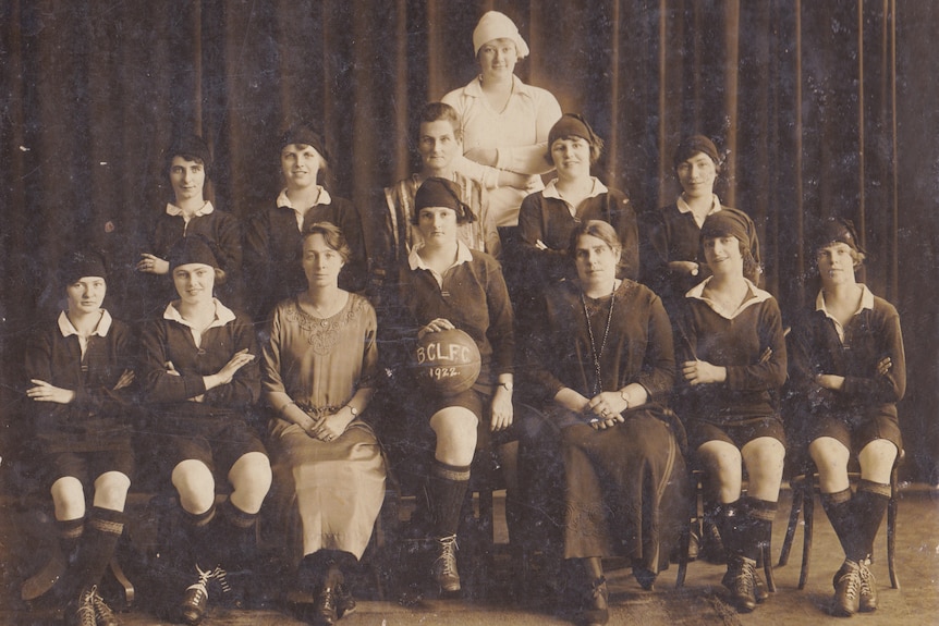 A black and white image of the 1922 Brisbane City Ladies Football Team.