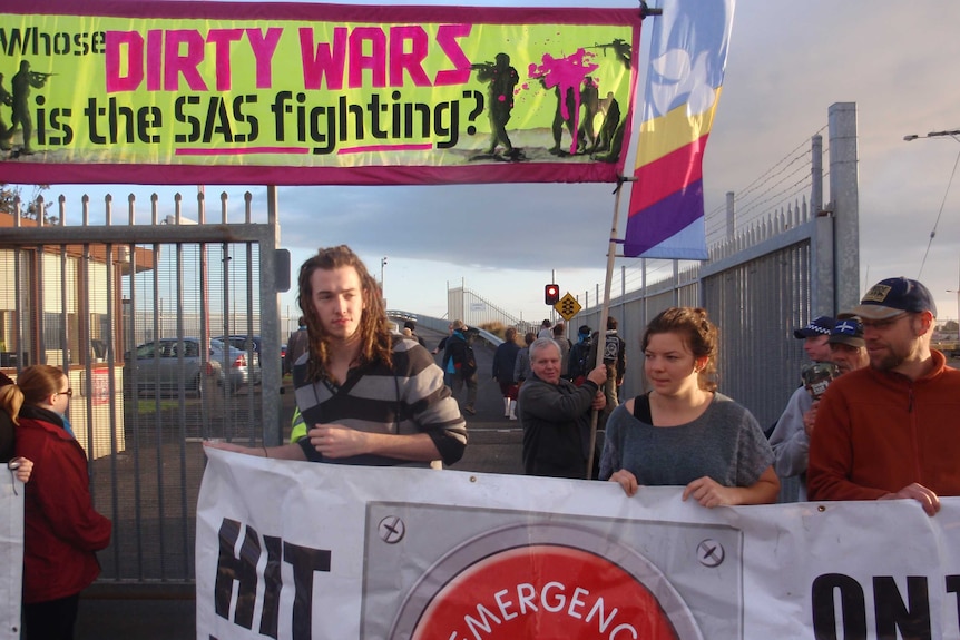 Swan Island protesters outside security gate