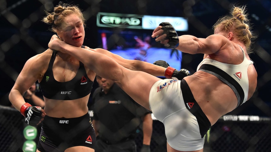 Holly Holm knocks out Ronda Rousey