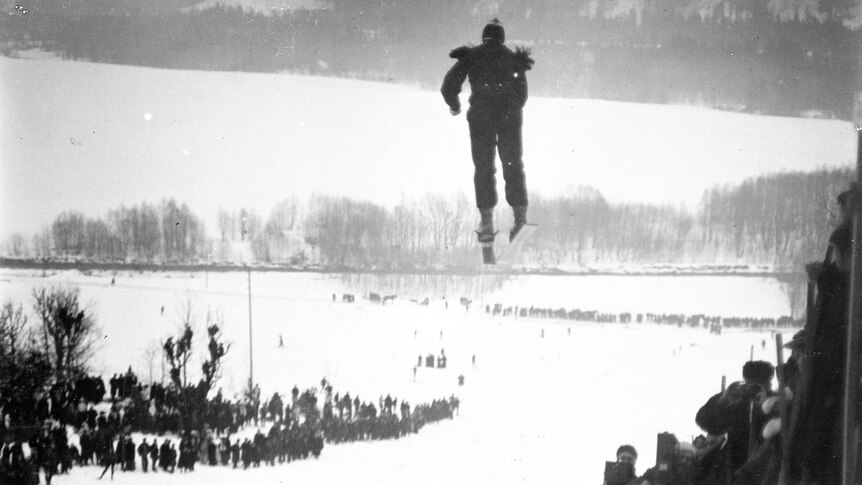 An event with ski jumping in 1924.