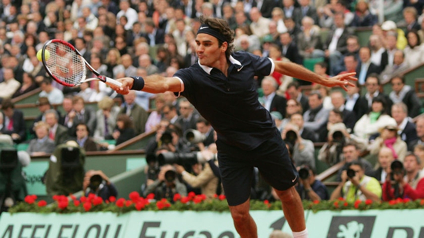 Roger Federer in action in French Open semi-finals