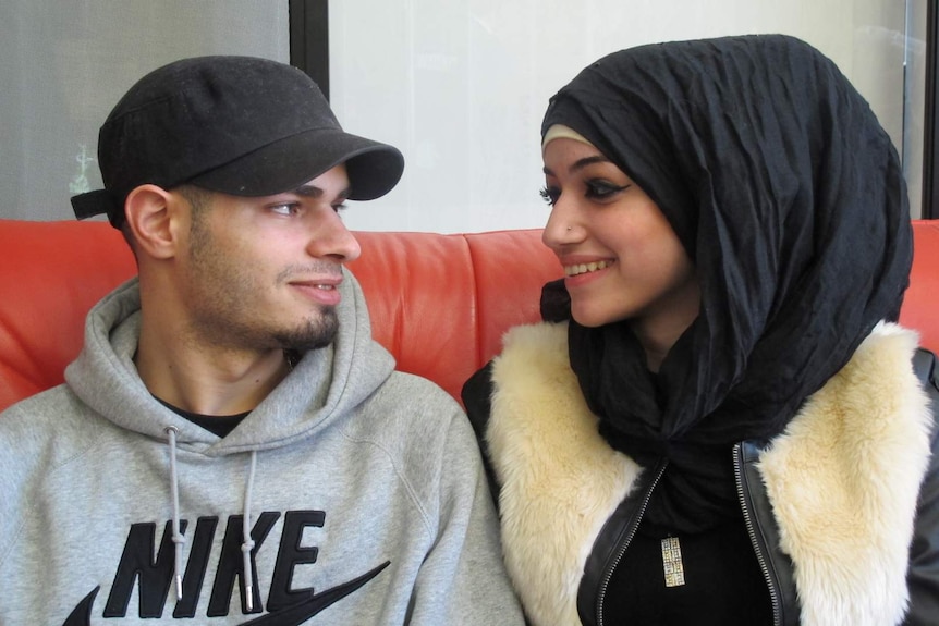 Ruba Qadoura (R) and her husband Mohamad