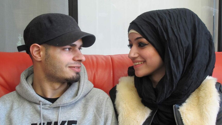 Ruba Qadoura (R) and her husband Mohamad