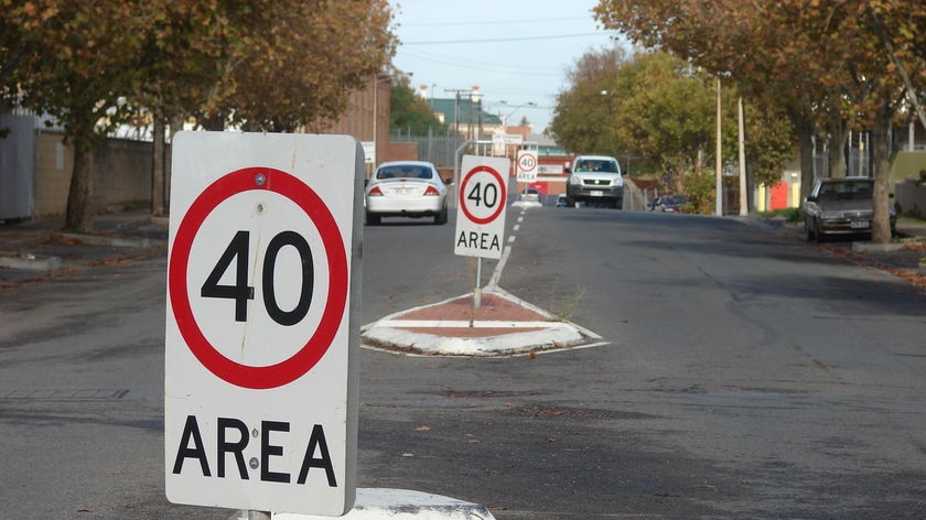 road speed sign