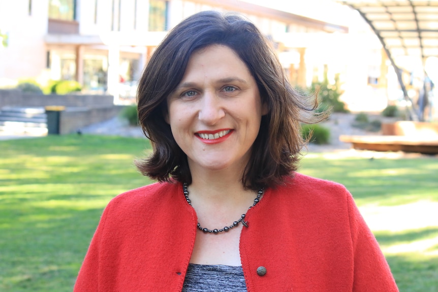 Headshot of smiling Dr Catherine Ordway.