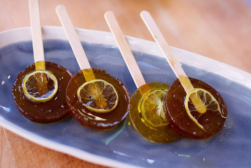 Gin and tonic lollipops