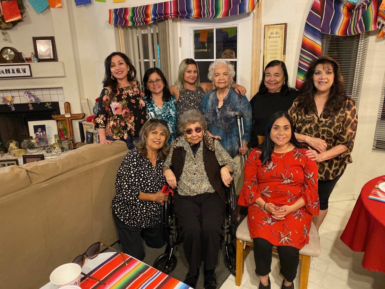 Rasmi D'Cress (bottom right) flew to Phoenix, Arizona to meet her father's family.