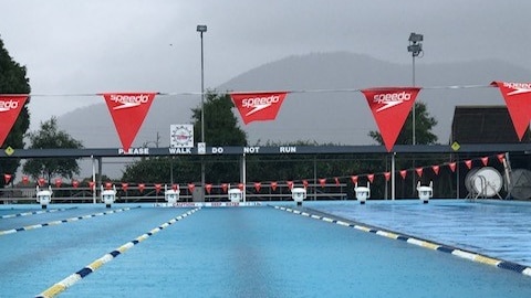 An empty Glenorchy pool on a rainy day