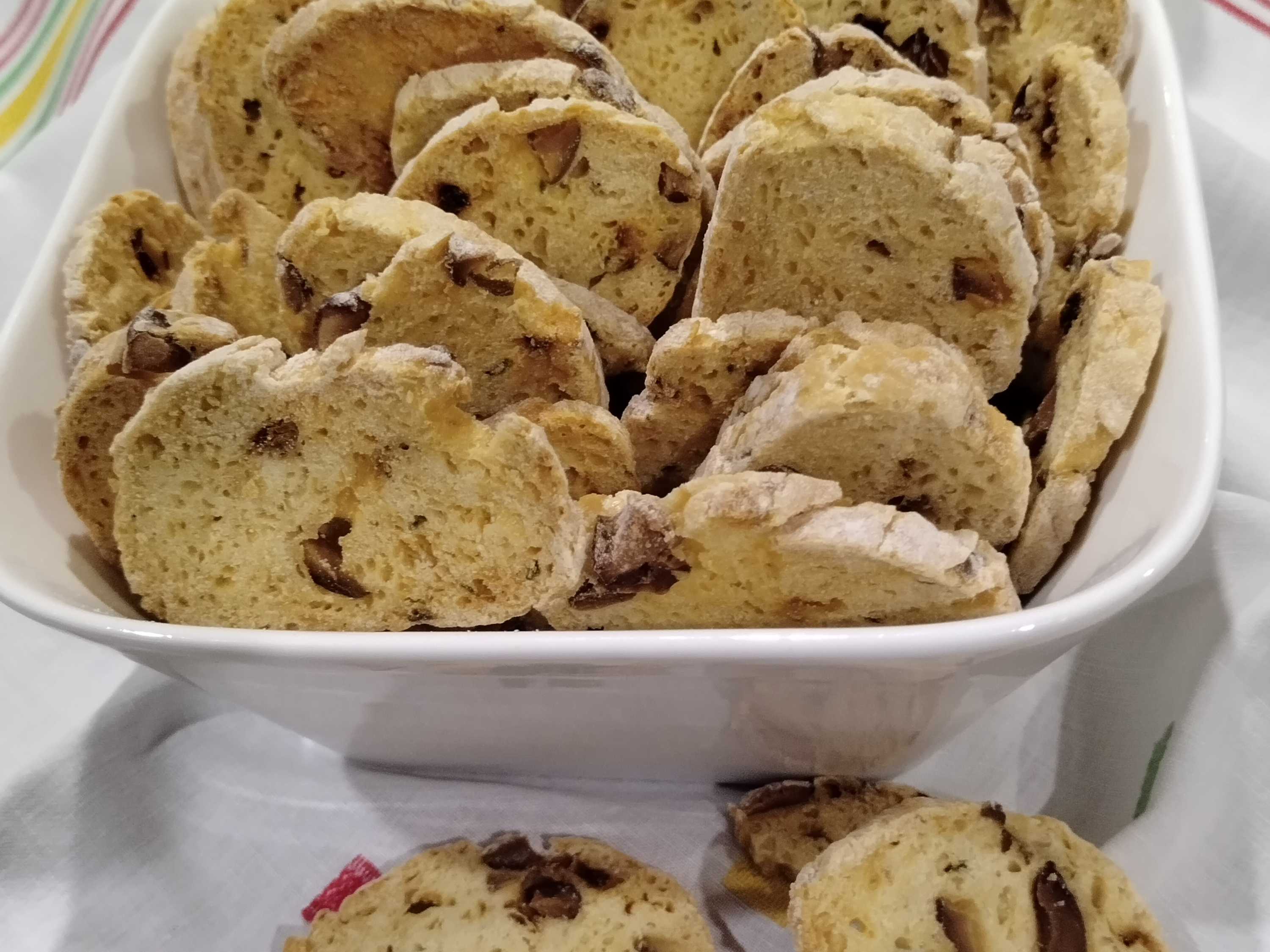 Olive and Tomato crispbread - ABC Everyday