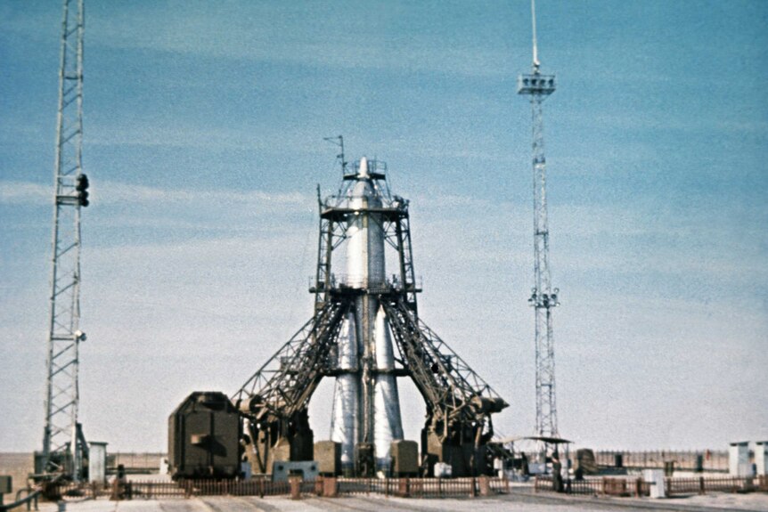 The sputnik 1 satellite on the launch pad.