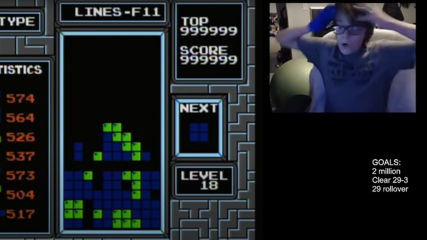 Blue Scuti reacting after making the game Tetris freeze 