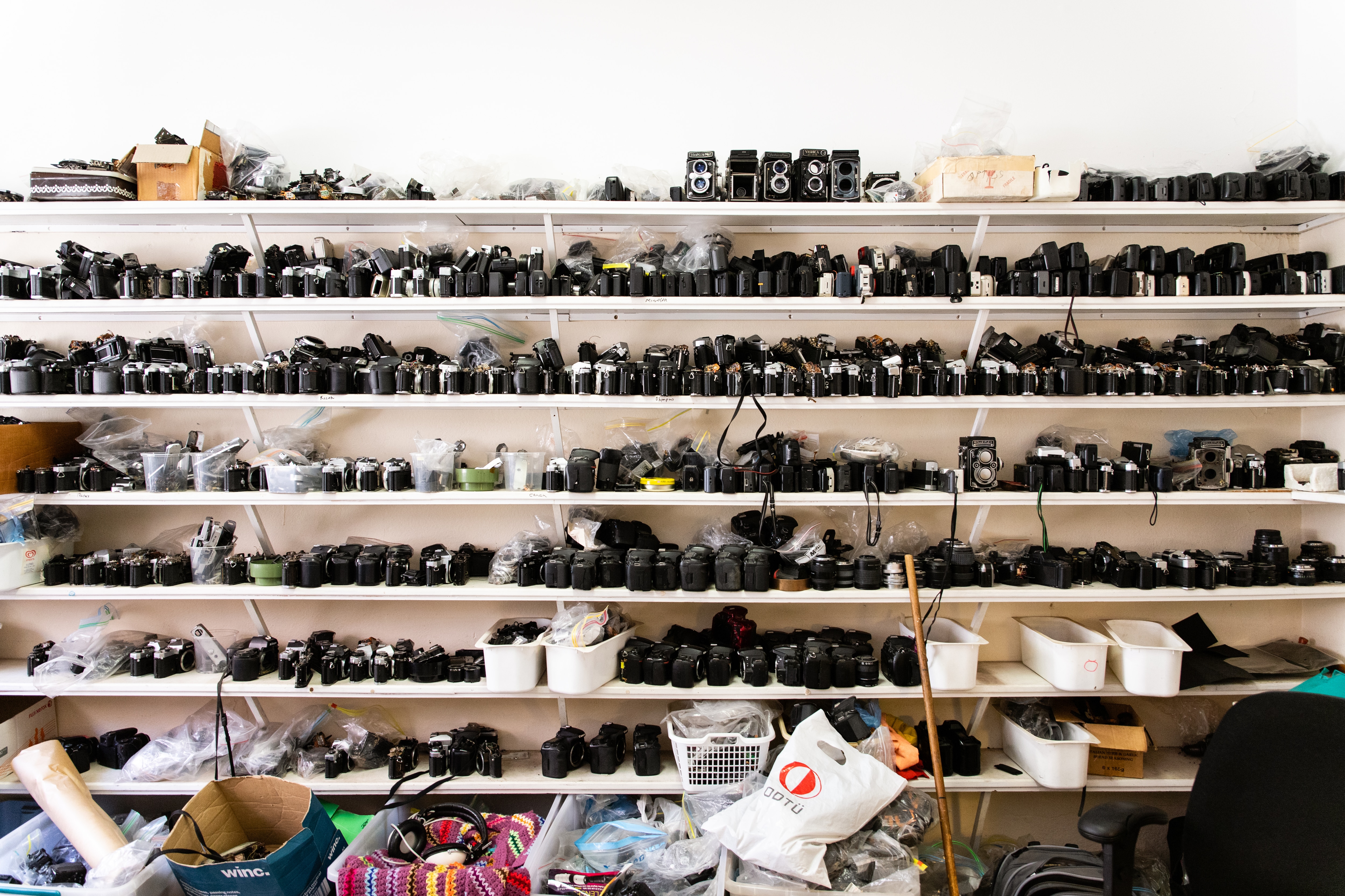 Clinton Howe em sua oficina.