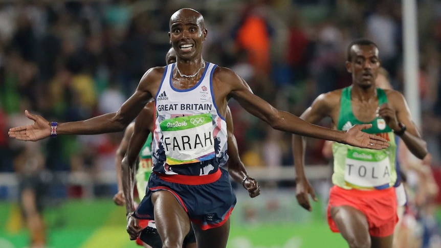 Mo Farah wins 10,000m final at Rio Olympics