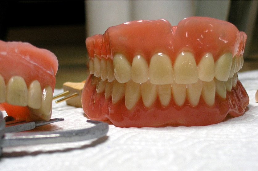 A set of false teeth.