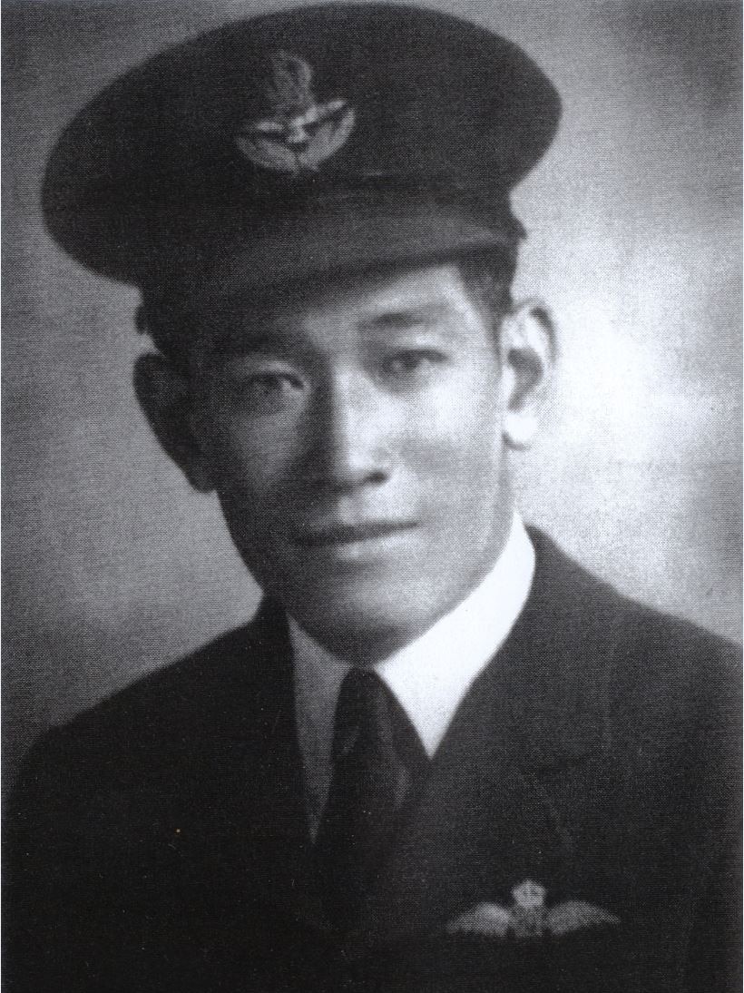 A photo of a young man of Chinese descent in a RAAF uniform.