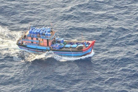 Boat intercepted in the Great Barrier Reef Marine Park