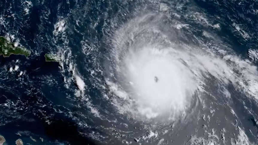 Video Inside the eye of Hurricane Harvey - ABC News