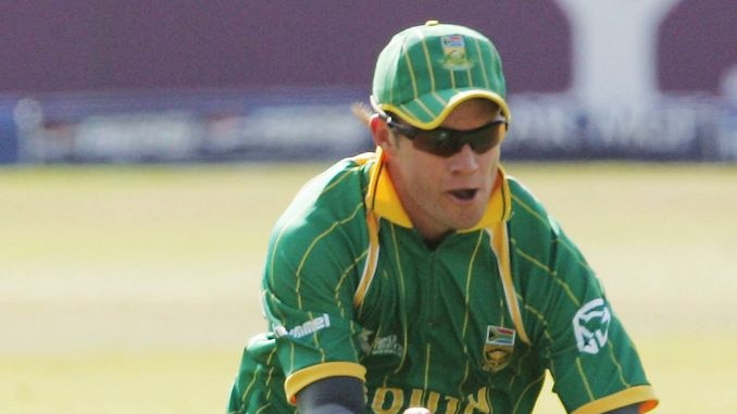 Injured in a fielding drill ... AB de Villiers. (file photo)