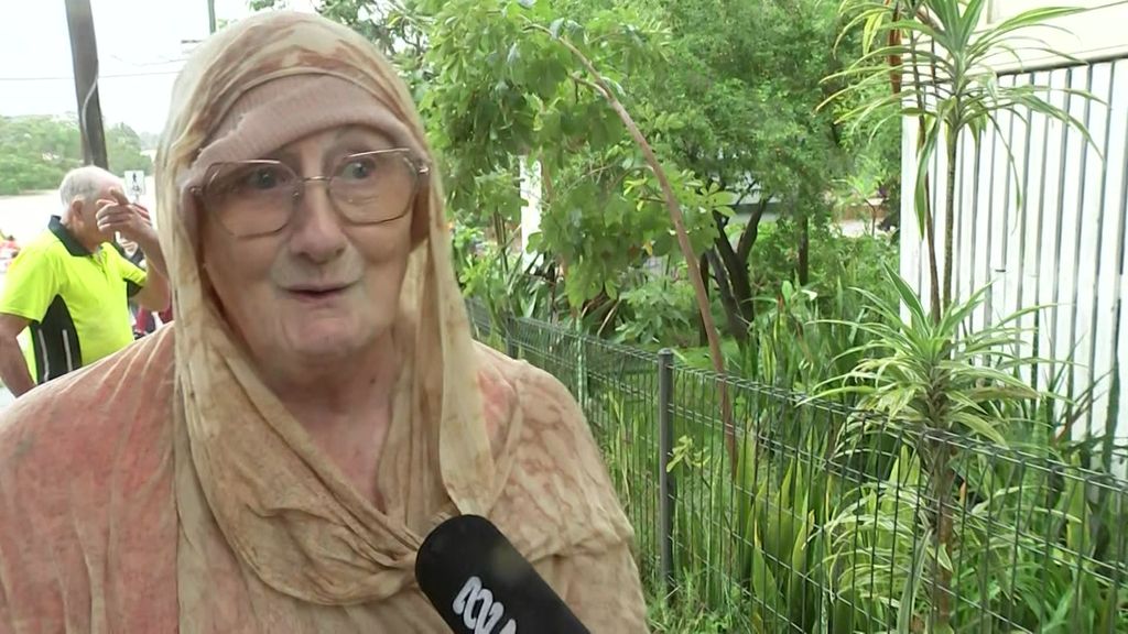 Lismore Flood Emergency Sees People Stranded On Roofs, Evacuation ...