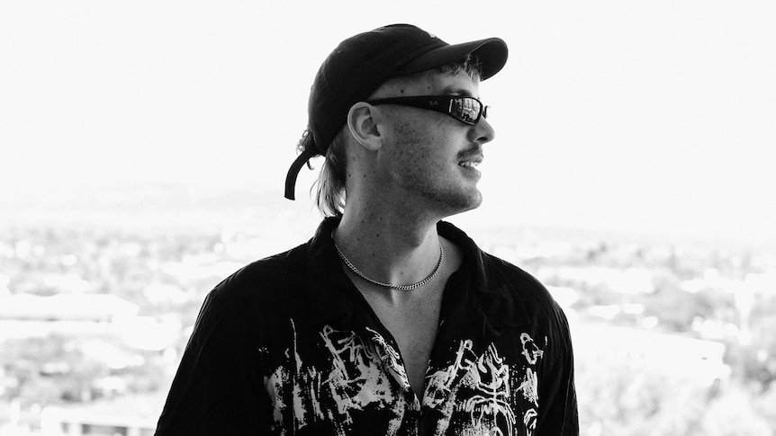 Luude locks in his Australian return with big mid-winter tour - triple j