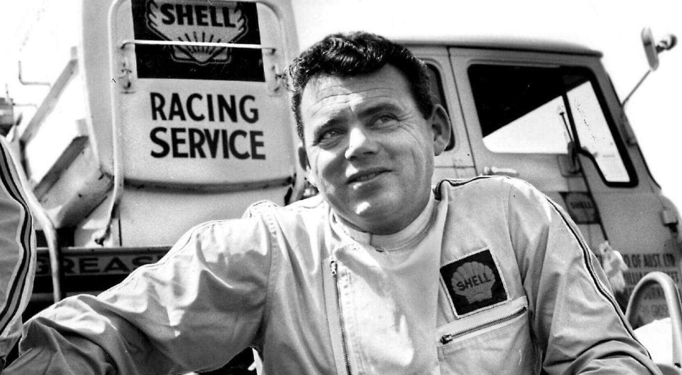 Bob Jane, tyre businessman and car racing legend, dies aged 88 from