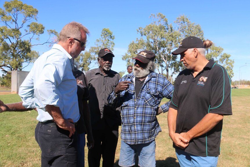 Nigel Scullion speaking with traditional owners in Katherine