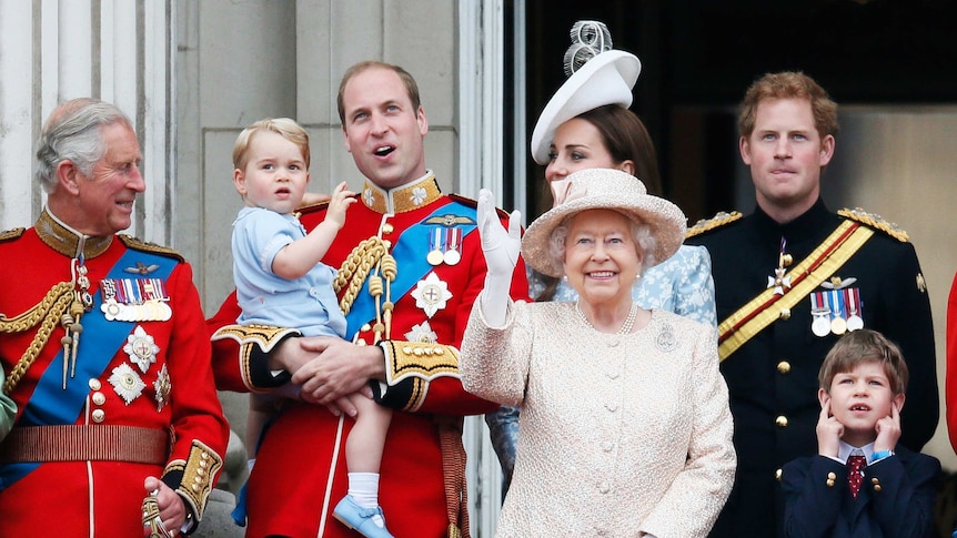 Prince Charles, Prince Willian, Catherine, Queen Elizabeth and Prince Harry on the Buckingham Palace balcony.