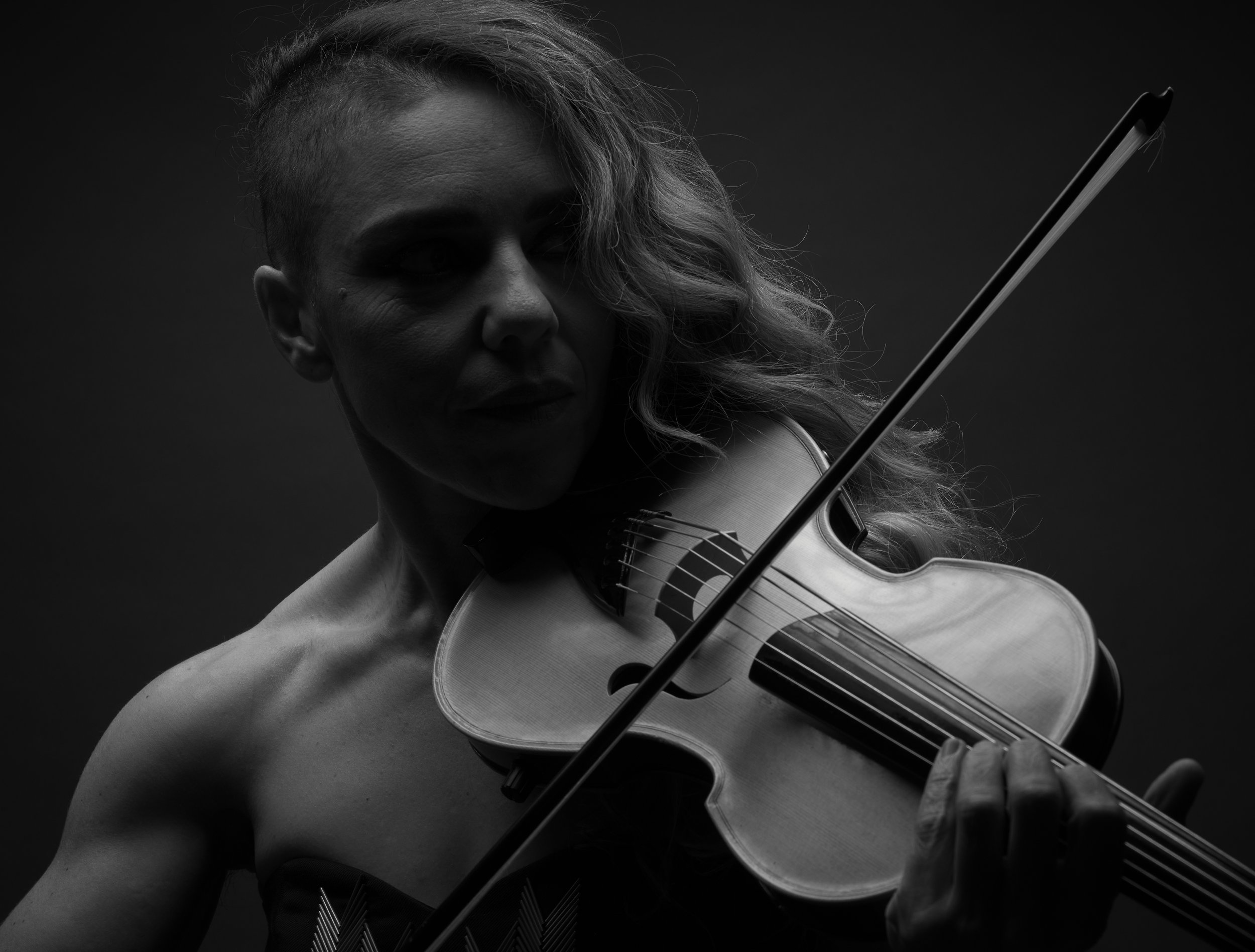 Violinist Véronique Serret