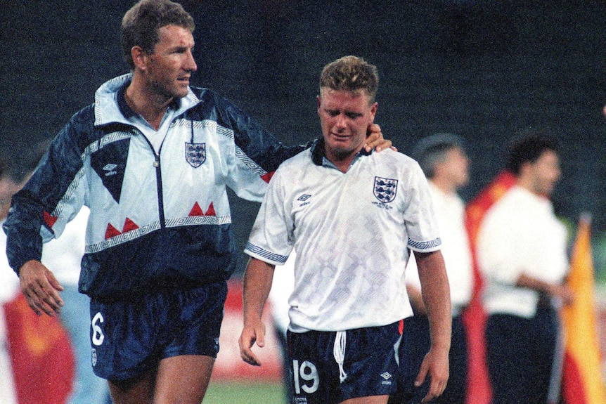 Paul Gascoigne pleure après la défaite de l'Angleterre en Italie 90