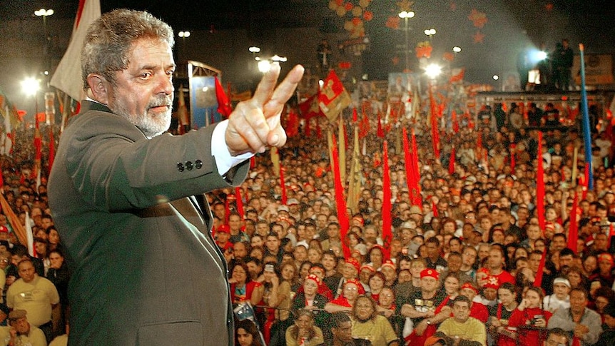 Former Brazillian president Luiz Inácio Lula da Silva campaigning in 2002