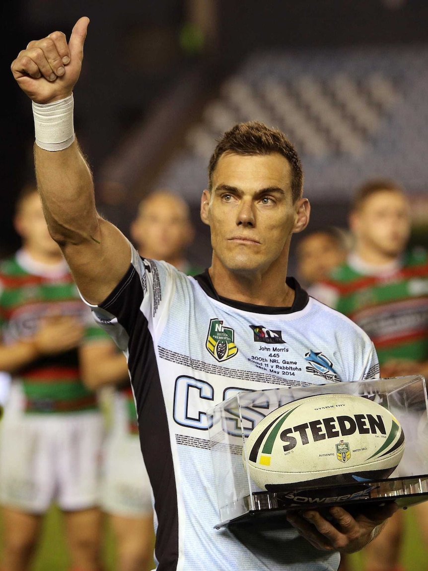 John Morris acknowledges the crowd after his last NRL game