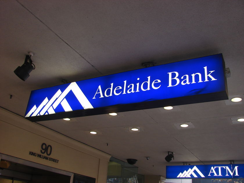 Bendigo Chief Details Adelaide Bank Merger Plan - ABC News