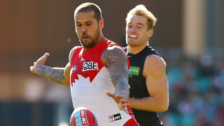 Lance Franklin for the Sydney Swans in action against Carlton at the SCG on July 23, 2016.