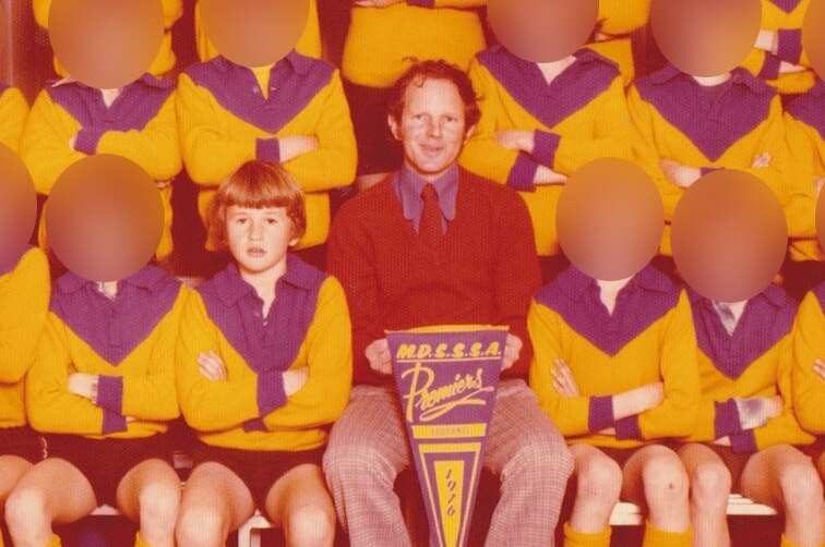 Rod Owen sits next to Darrell Ray in a group photograph of the 1976 Beaumaris Primary football team.