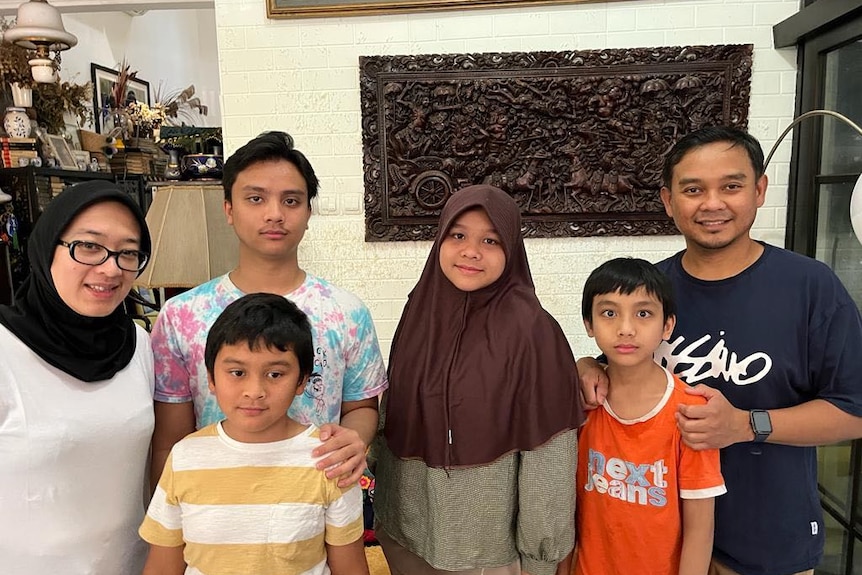 Australians returning to indonesia for first time since covid-19 hit mark eid at gravesites